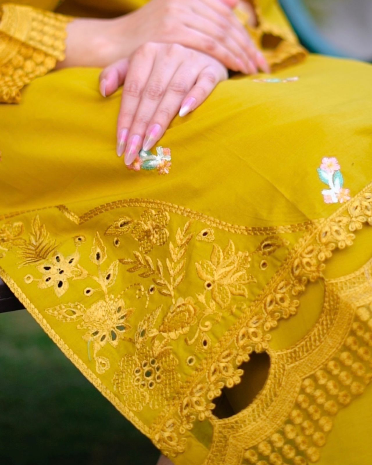 Zariya – 3 Piece Embroidered Cotton Suit