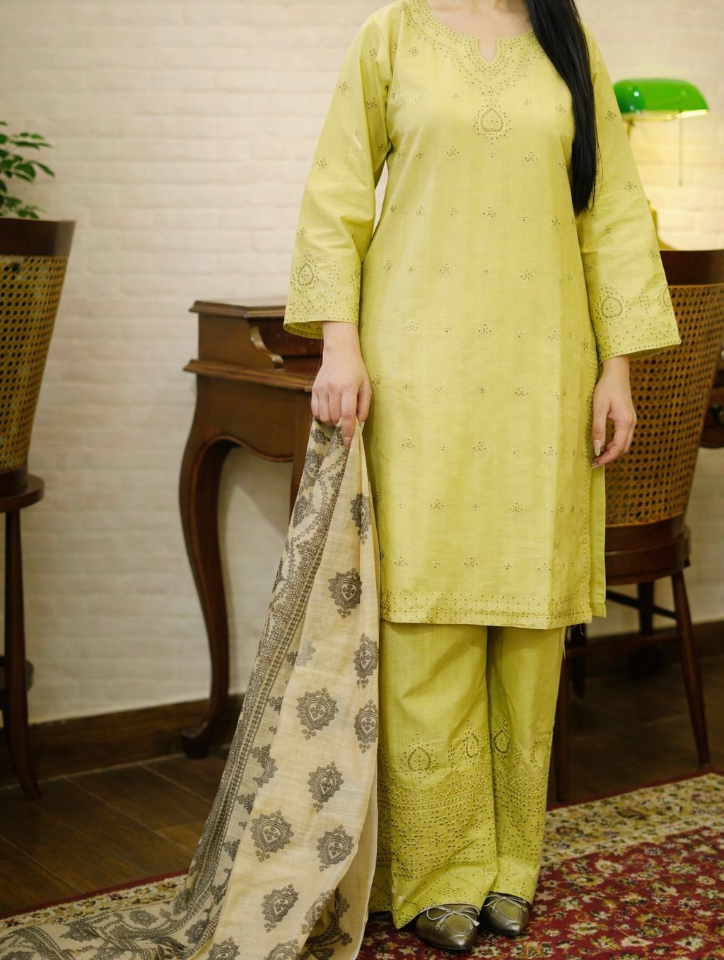 Zareen – 3 Piece Embroidered Cotton Suit