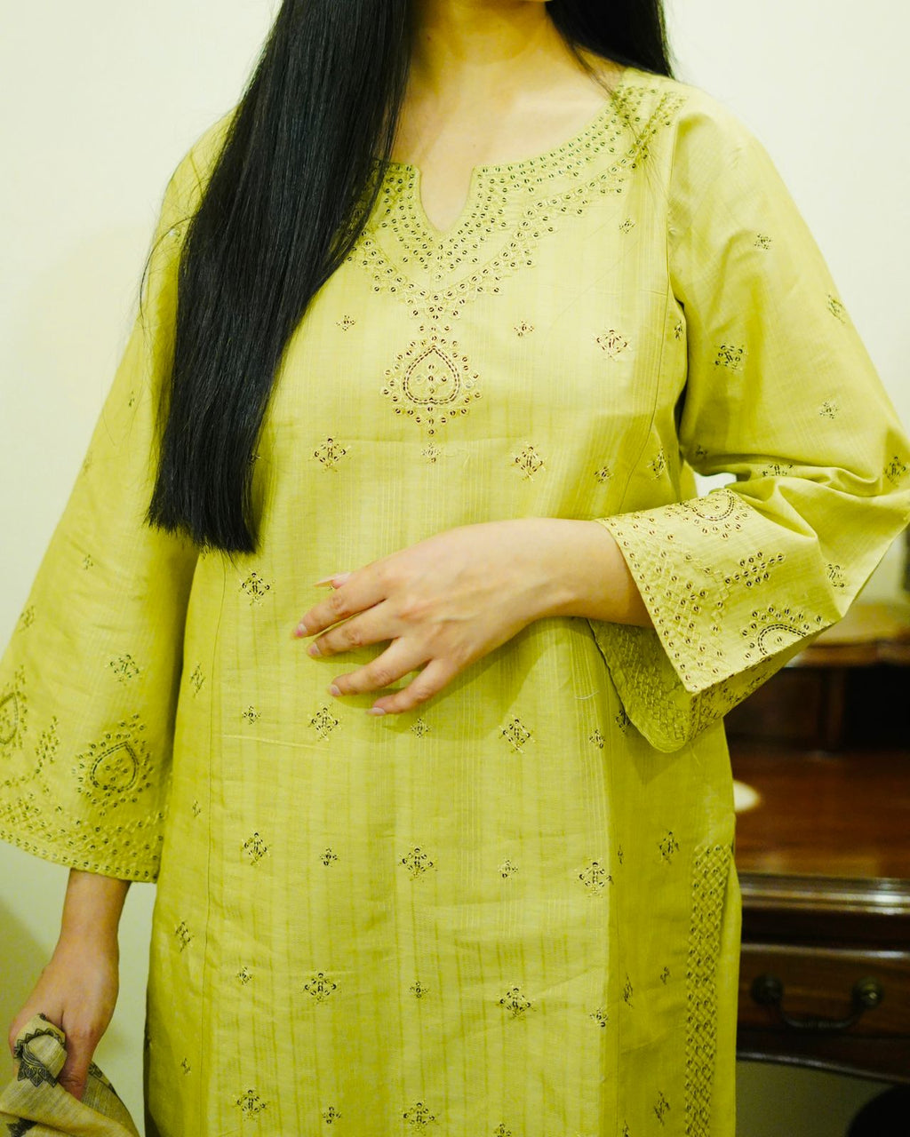 Zareen – 3 Piece Embroidered Cotton Suit